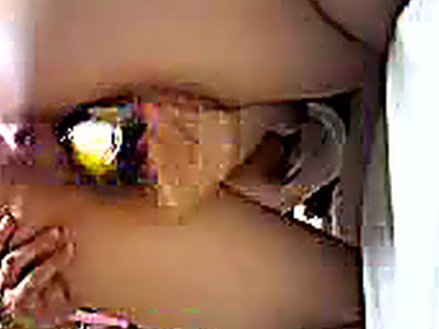 Amateur fucks her loose vagina with a bottle