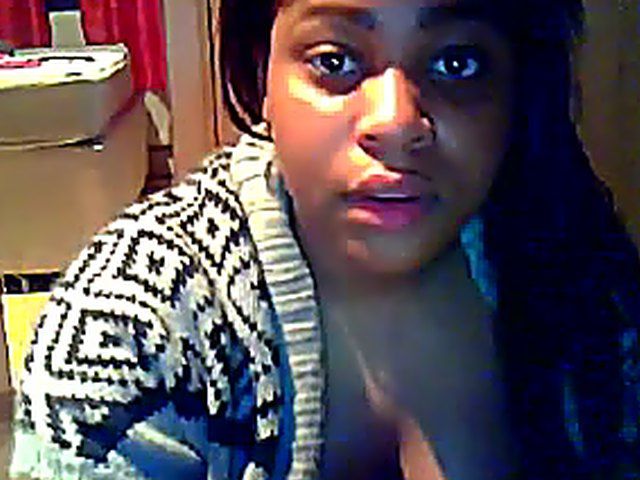 Plump ebony webcam girl with big naturals 