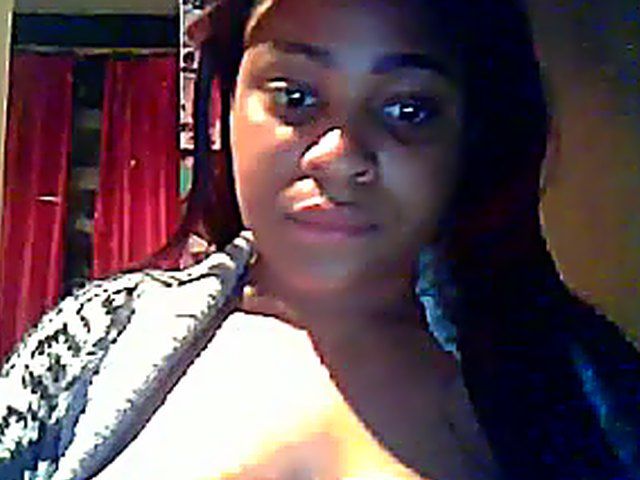 Plump ebony webcam girl with big naturals 