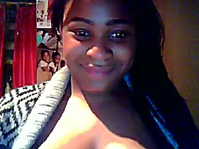 Plump ebony webcam girl with big naturals 
