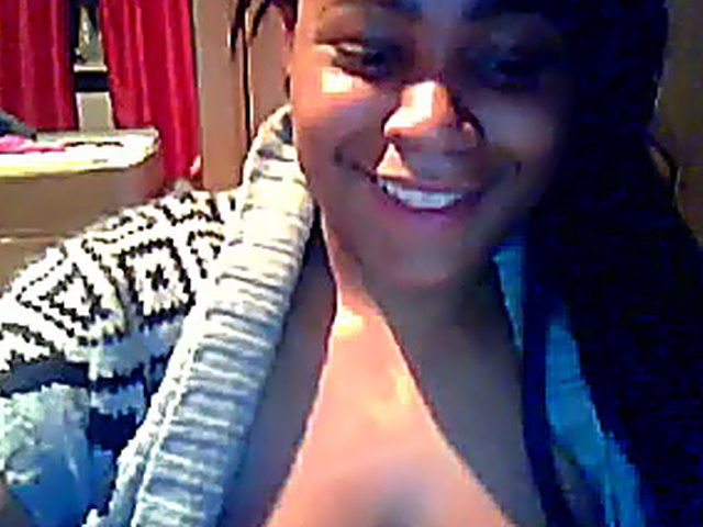 Plump ebony webcam girl with big naturals 