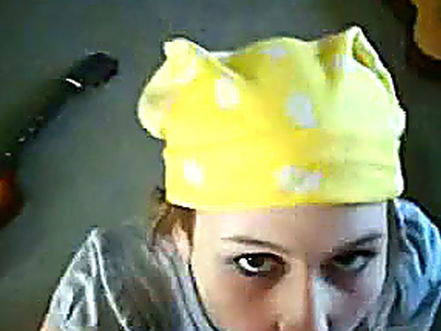 Cute chick enjoys tasting a hard cock