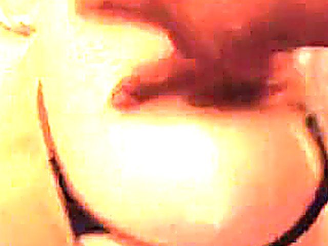 Hot amateur mom with well shaped bare ass