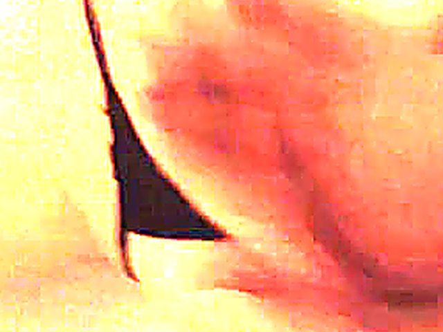 Hot amateur mom with well shaped bare ass