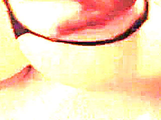 Hot amateur mom with well shaped bare ass