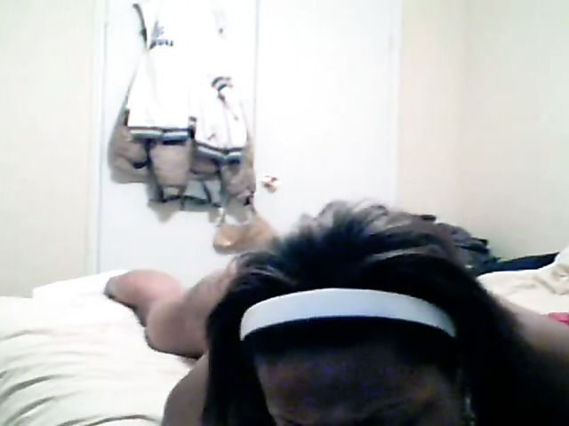 Sexy Ebony babe plays with pink dildo