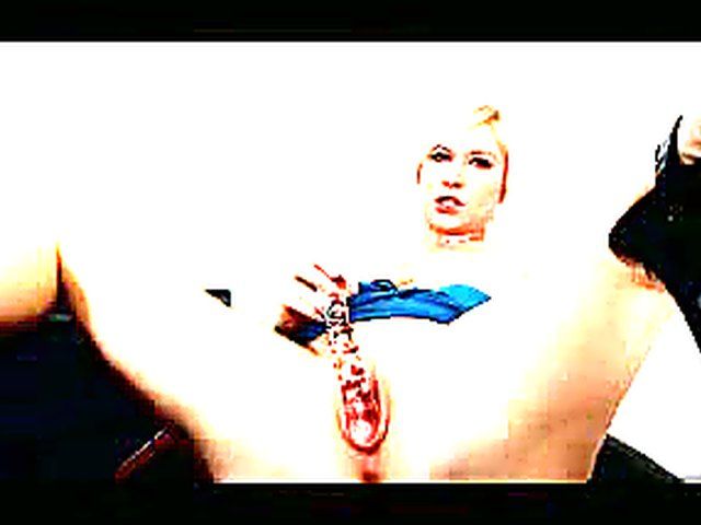 Blond-haired camgirl with big tits and clean pussy