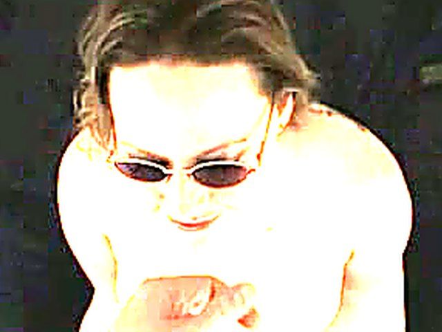 Experienced mature woman loves sucking in shades