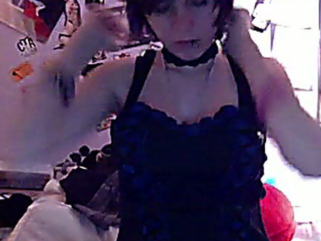 Beautiful babe loves to play with her pussy