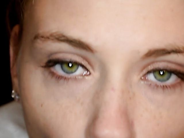 18 year old Hannah Hays gets her pussy poked and blows