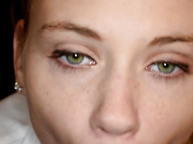 18 year old Hannah Hays gets her pussy poked and blows