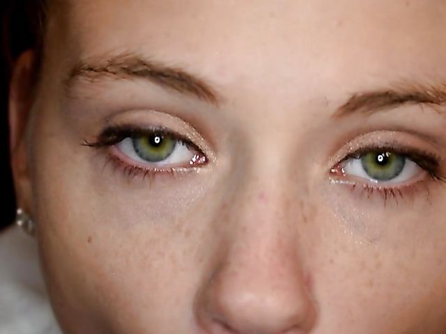 18 year old Hannah Hays gets her pussy poked and blows