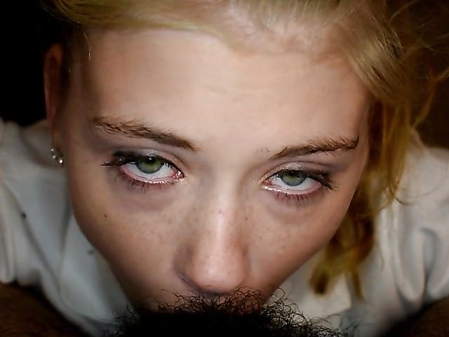 18 year old Hannah Hays gets her pussy poked and blows