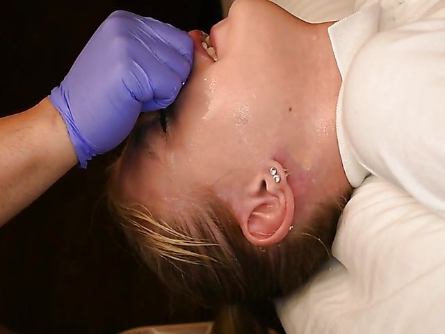 Hannah Hays - Teen's first deepthroat