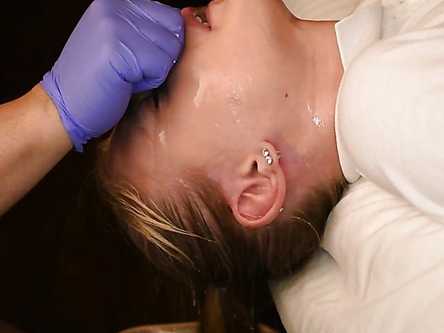 Hannah Hays - Teen's first deepthroat