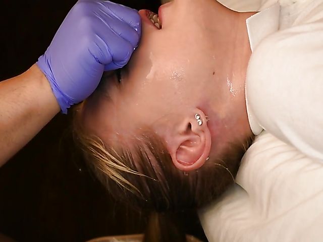 Hannah Hays - Teen's first deepthroat