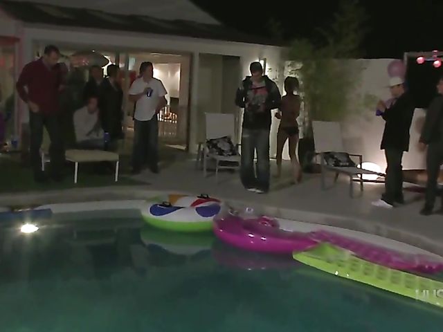 Orgy party with pornstar Faye Reagan and her friends