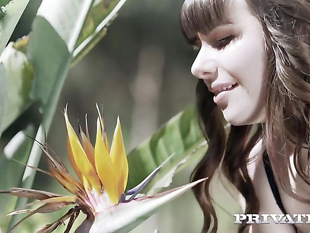 Outdoor DP with young babe Luna Rival