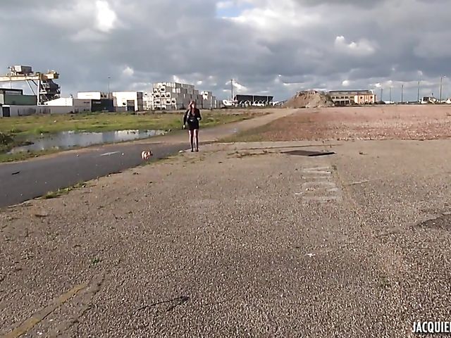 French amateur Geraldine gets banged in the ass