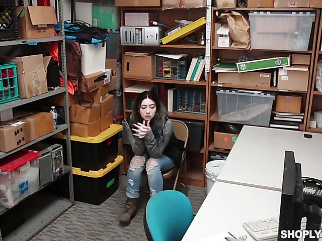 Amilia Onyx - 18 yo shoplifter with big naturals