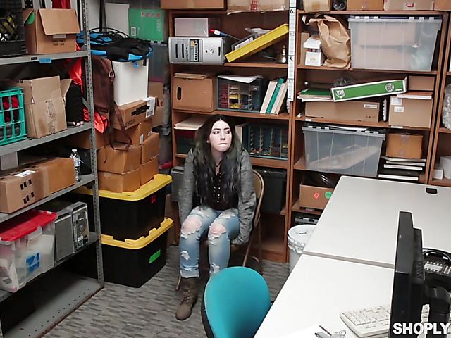 Amilia Onyx - 18 yo shoplifter with big naturals