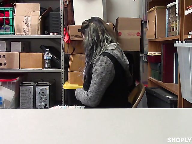 Amilia Onyx - 18 yo shoplifter with big naturals