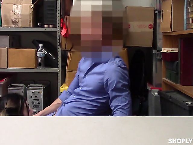 Amilia Onyx - 18 yo shoplifter with big naturals