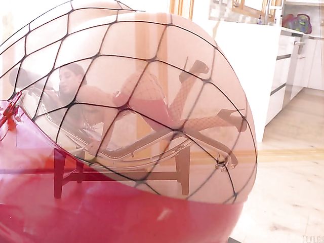 Mandingo anal fucks an asslicious girl