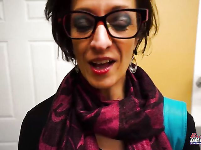 Busty amateur mommy Shauna gets boned