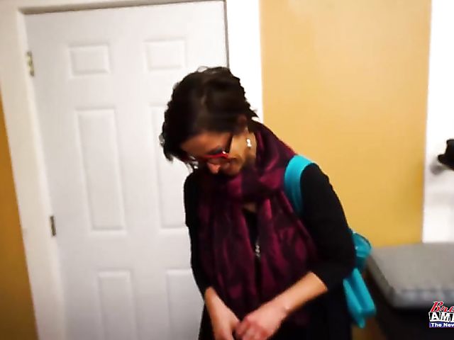 Busty amateur mommy Shauna gets boned