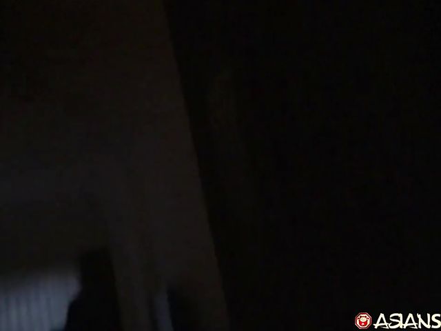 Amateur thai Lita gets down and nasty