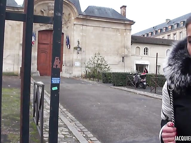 Sex and fun with French amateur Camille