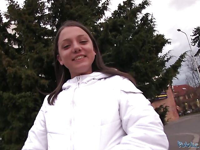 Teen Russian Foxie gets has sex to earn some cash