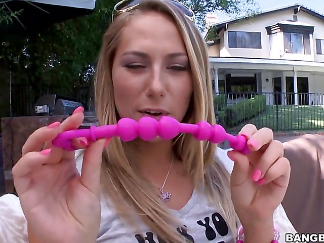 Anal teen Carter Cruise gets rammed in the backyard