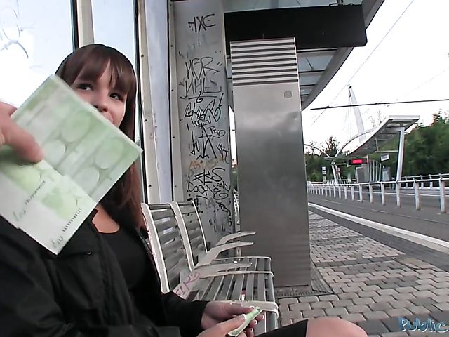 Public sex for cash with teen tourist Rita