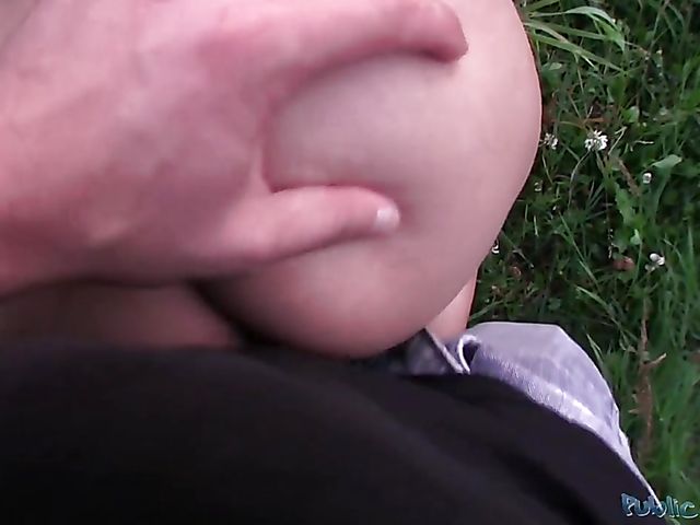 Public sex for cash with teen tourist Rita