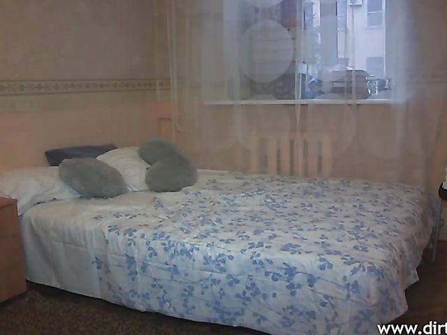 Blindfolded surprise for his Russian girlfriend Vera