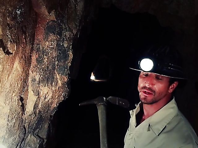 Round tits babe Madison Ivy banging in the mountains