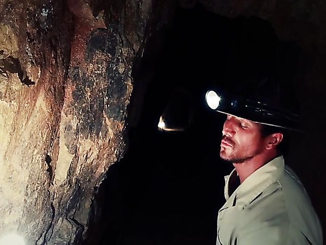 Round tits babe Madison Ivy banging in the mountains