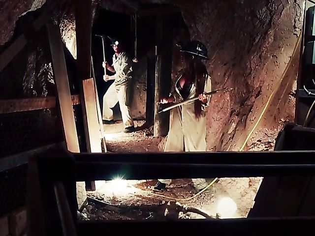 Round tits babe Madison Ivy banging in the mountains