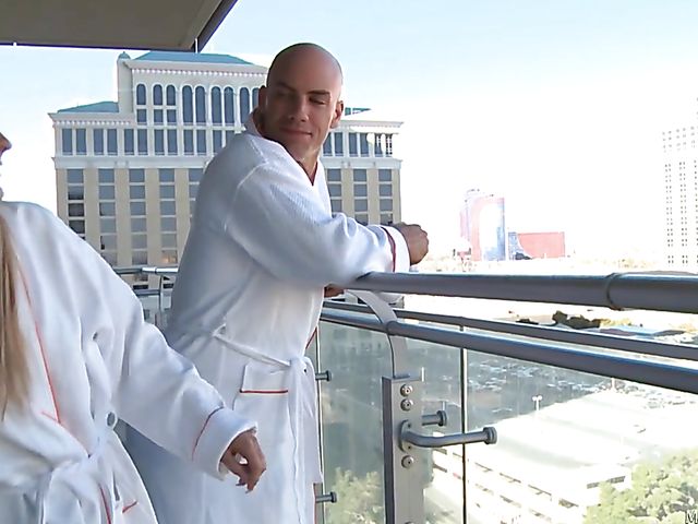 Couple swap massage with Nikki Seven and Raven Bay