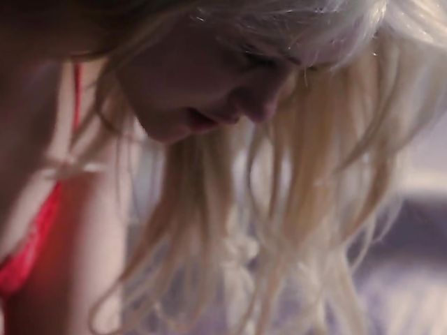 Sensual blowjob and passionate doggie with Mia Malkova