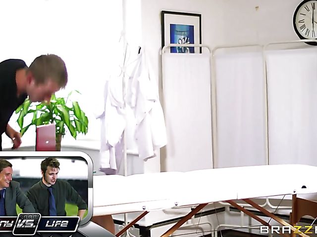 Massage sex with chesty babe Emma Leigh