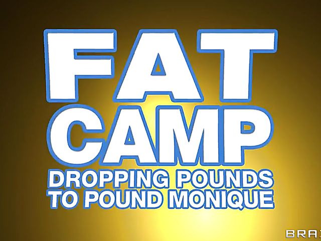 Redhead MILF Monique Alexander gets dicked down in the gym