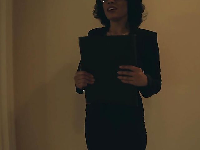 Ebony real estate agent Kelly Madison gets screwed