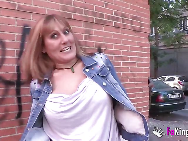 Spanish mature Nuria has sex with a hot boy