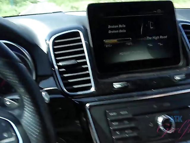 Car sex video with playful Ariel Grace