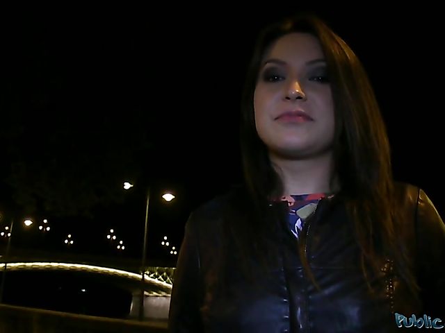 Sex for money with dirty amateur Akasha