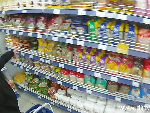 Russian amateur Lisa gets banged by her BF