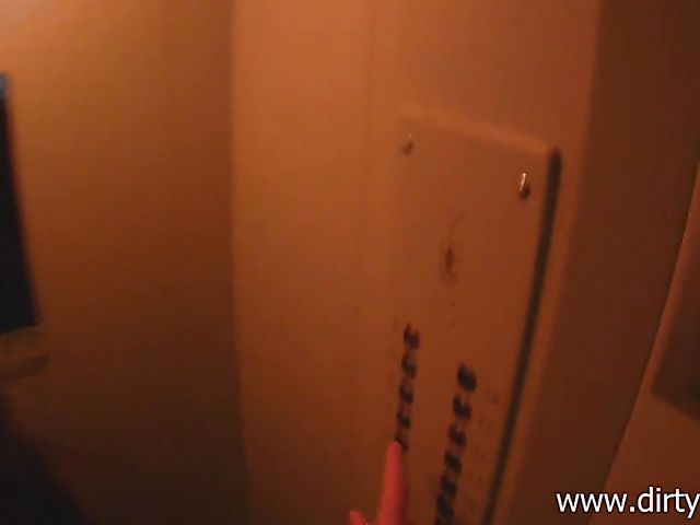 Russian amateur Lisa gets banged by her BF